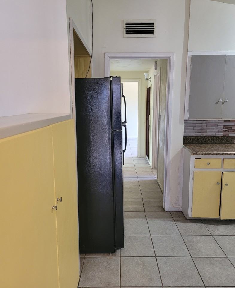 1840 S Olsen Ave - Photo 3 of 11