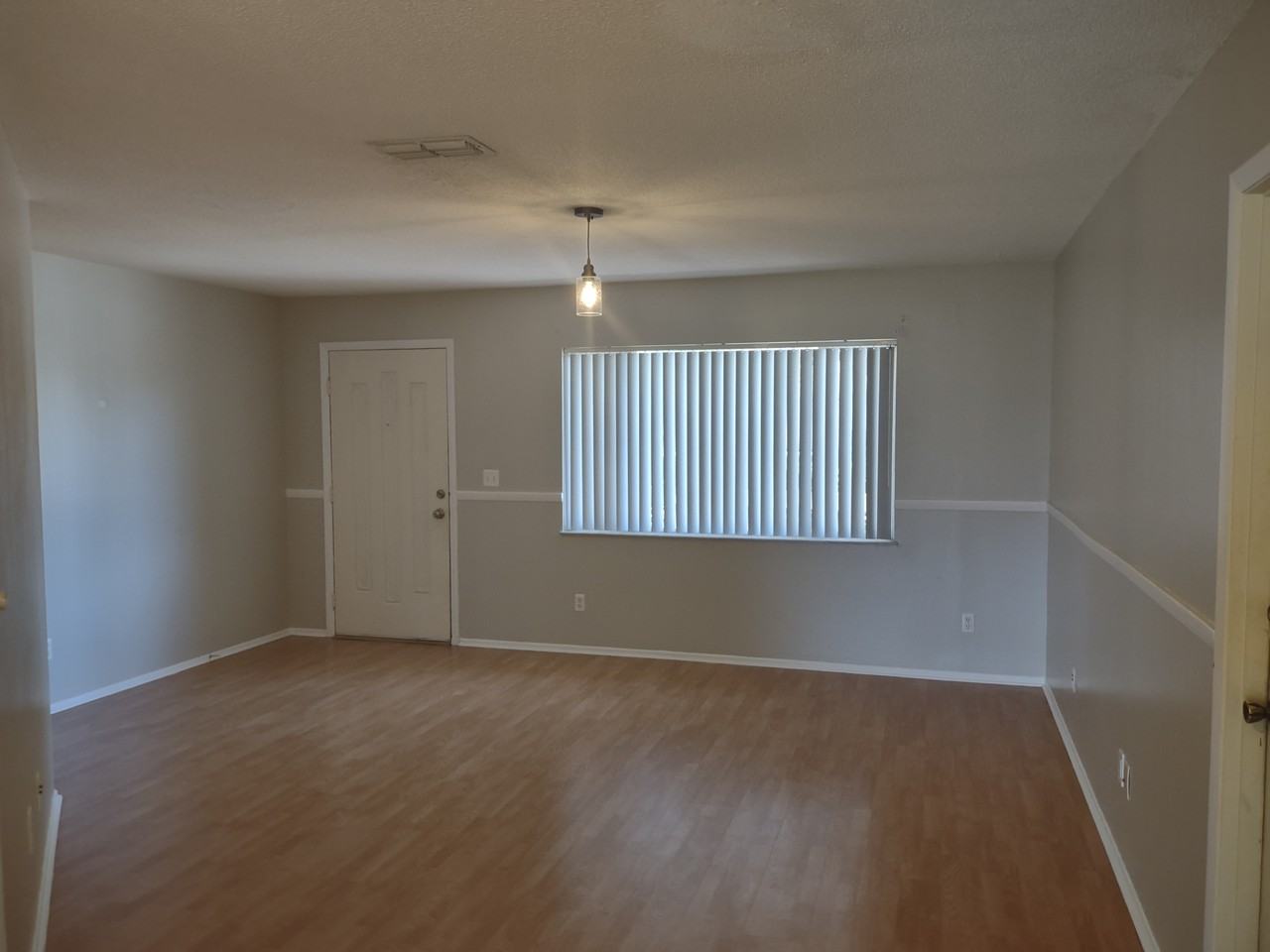 11117 Upton St - Photo 4 of 15