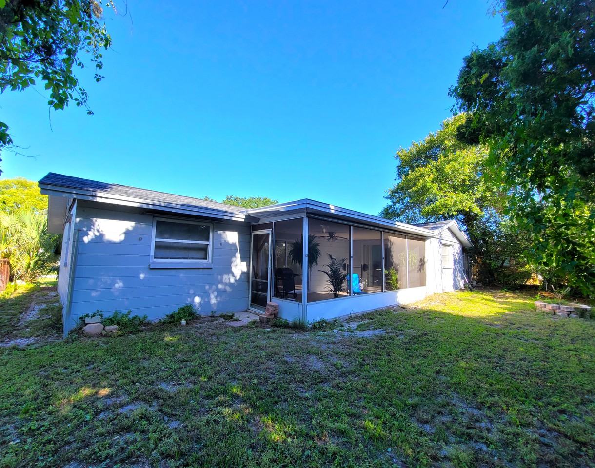 10840 Norwood Ave - Photo 2 of 23