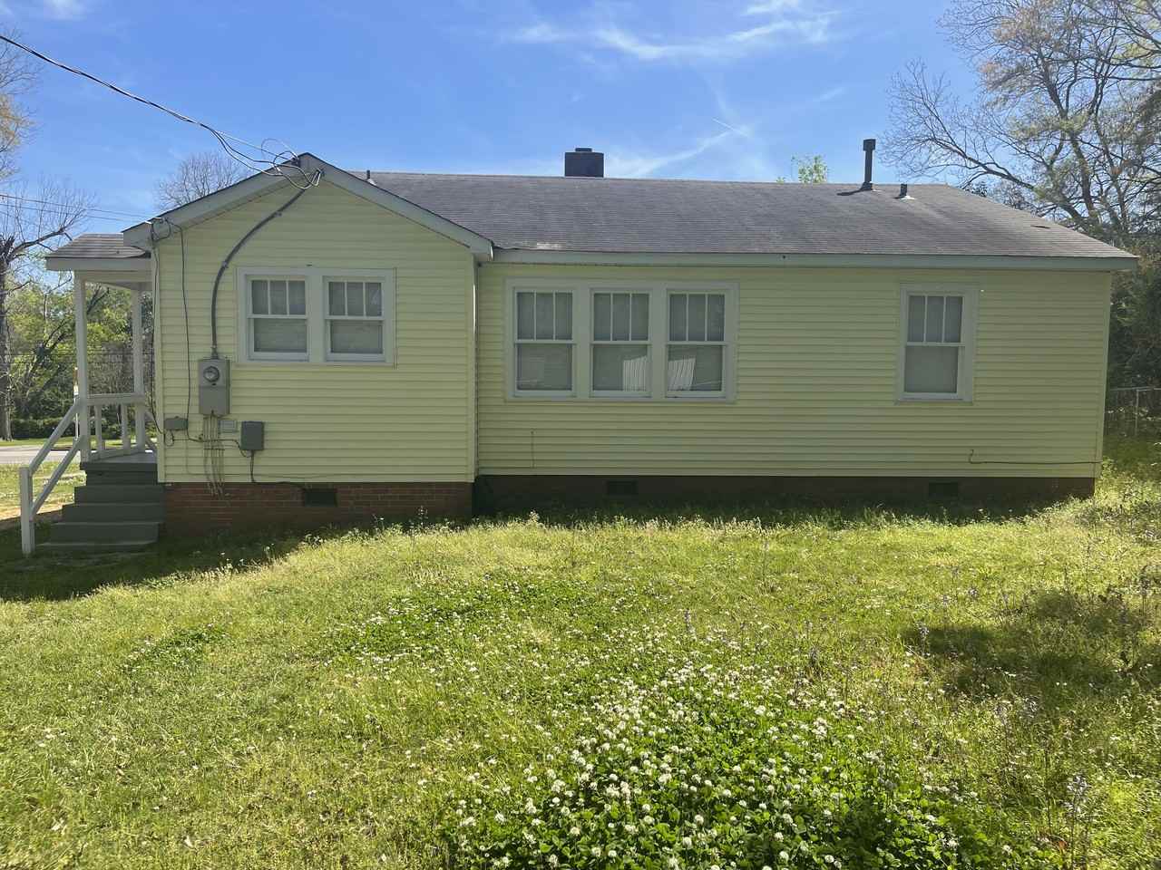 806 W Bridge St - Photo 2 of 12