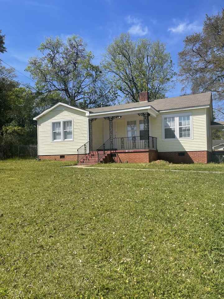 806 W Bridge St - Photo 3 of 12