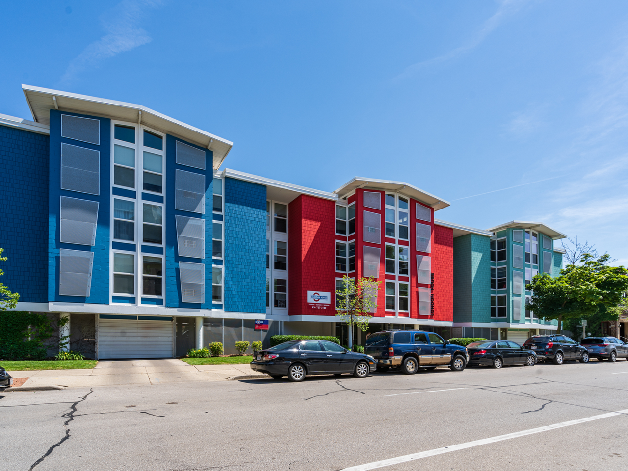 London House - Photo 2 of 24