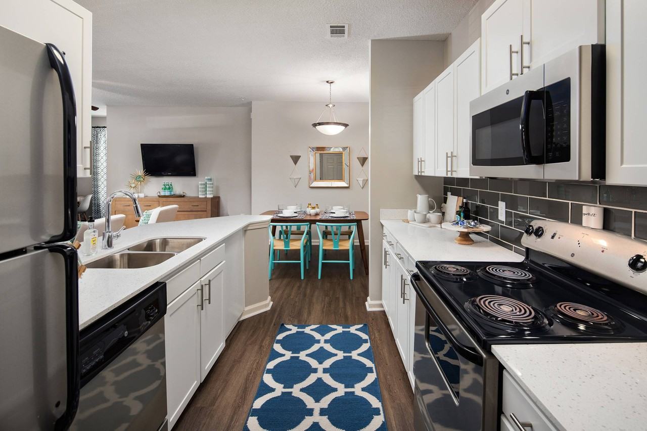 Avana Long Point - Photo 3 of 50