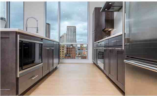 Encore - Photo 3 of 41