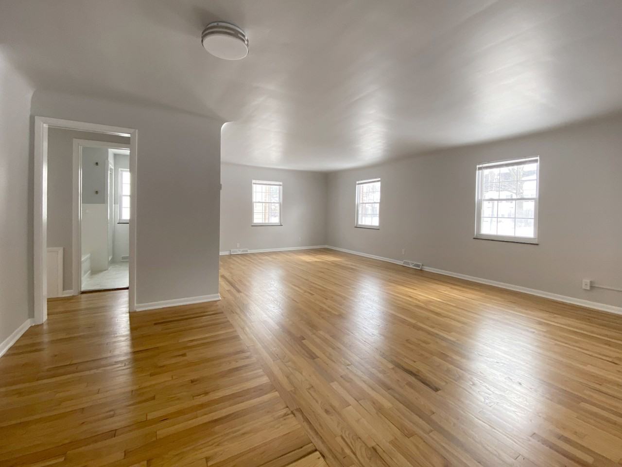 18313 Chagrin Blvd 1, Shaker Heights, OH 44122 2 Bedroom Apartment