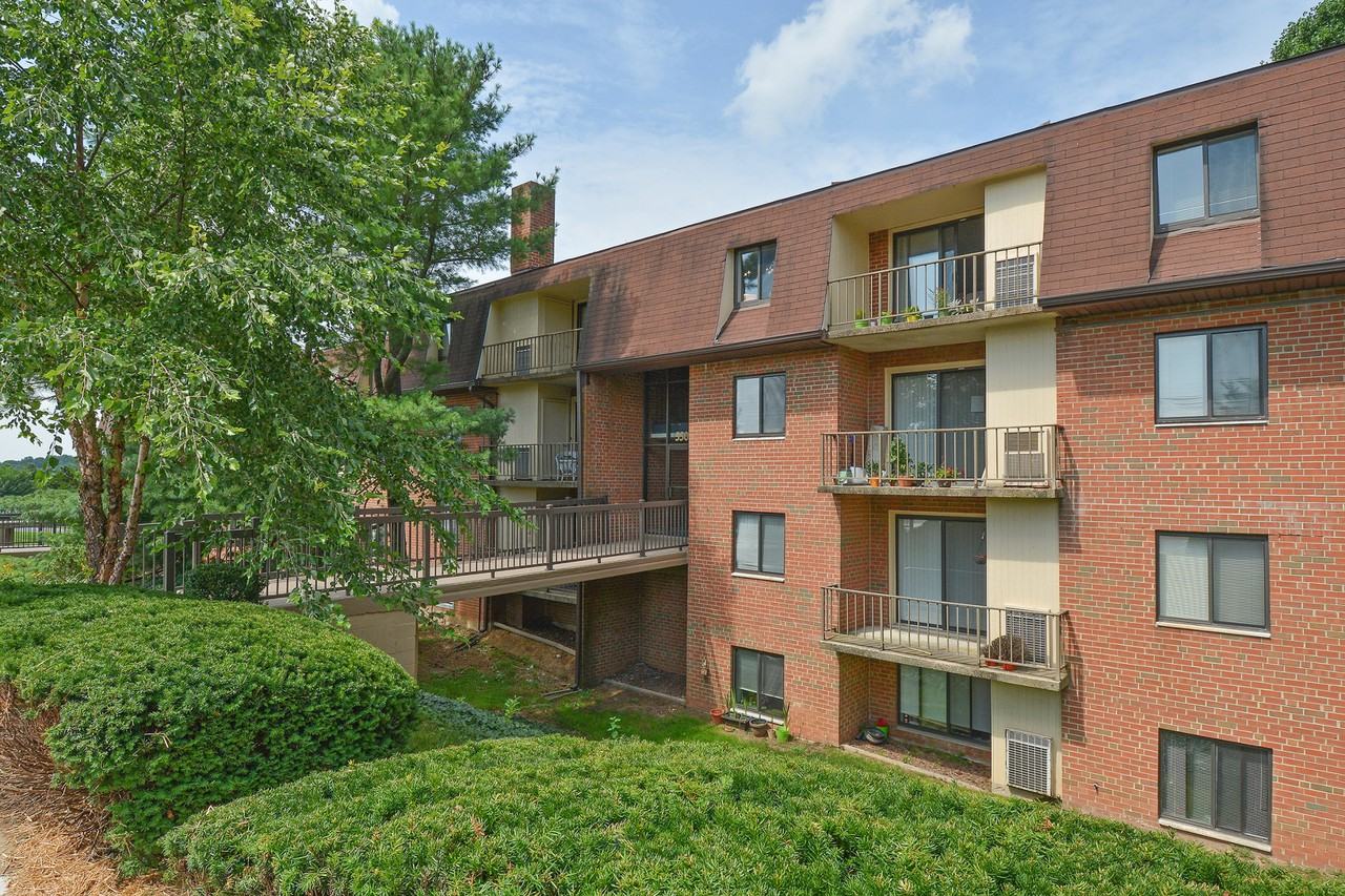 Fairway Park Apartments & Townhomes - Photo 3 of 28