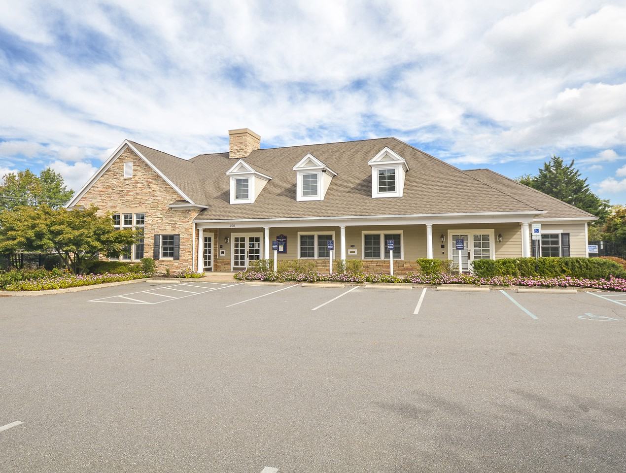 Governor Mifflin Apartments 100 Colonial Dr, Shillington, PA 19607