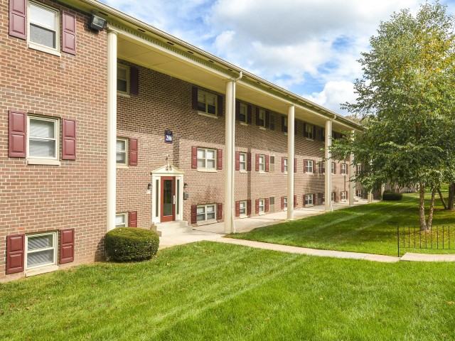 Governor Mifflin Apartments 100 Colonial Dr, Shillington, PA 19607