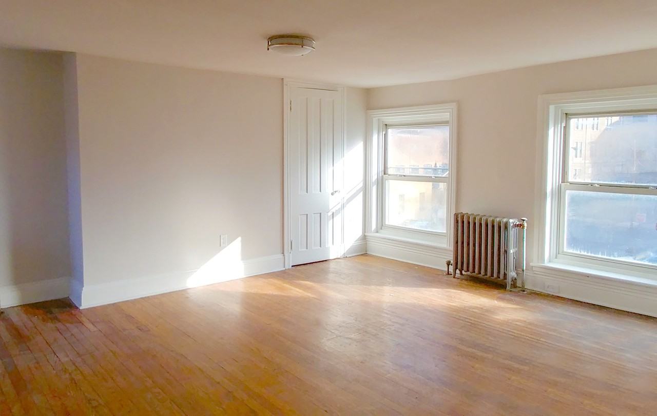 208 E Hanover StUnit 1 #1 - Photo 2 of 6