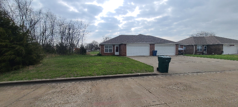 1700 S Canton Ave - Photo 3 of 13