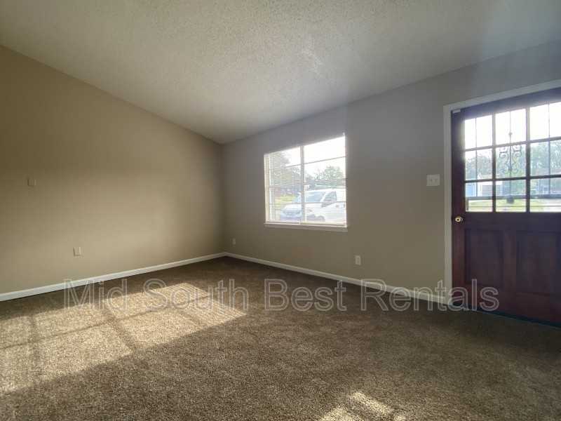 3927 Maynard Dr - Photo 2 of 8