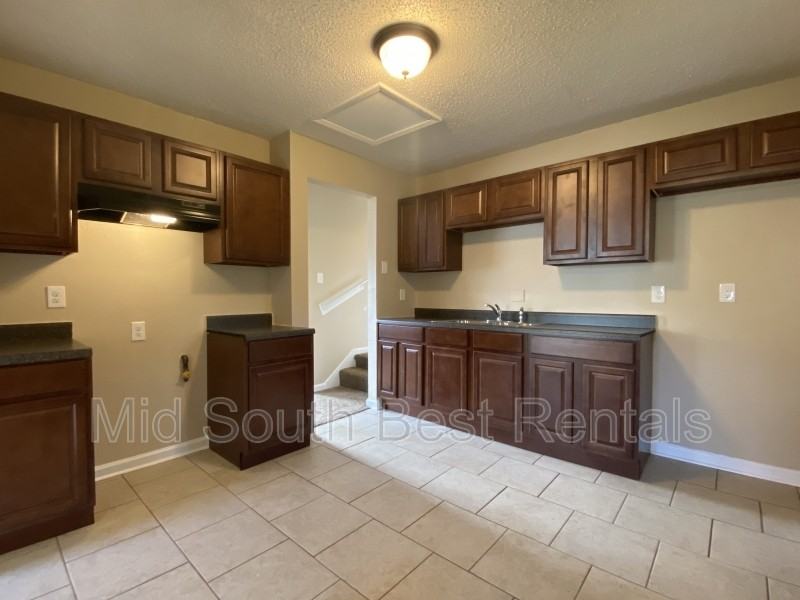 3927 Maynard Dr - Photo 3 of 8