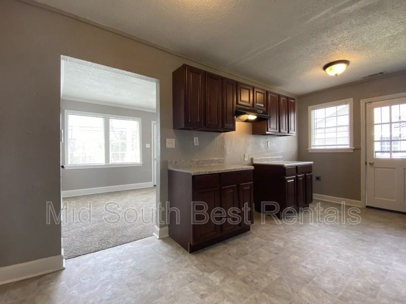 1372 S Cooper St - Photo 3 of 8