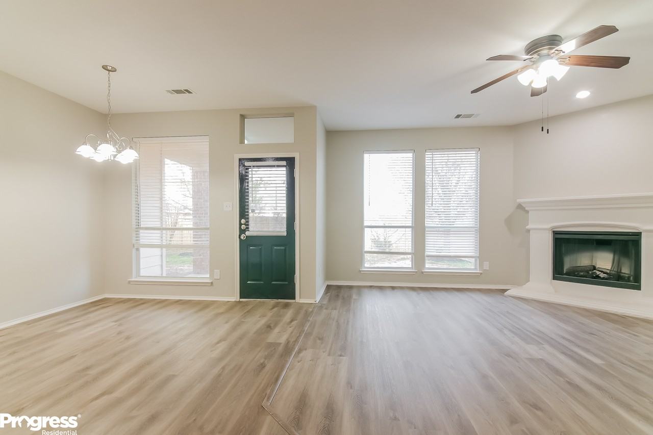1204 Juniper Ln - Photo 3 of 16