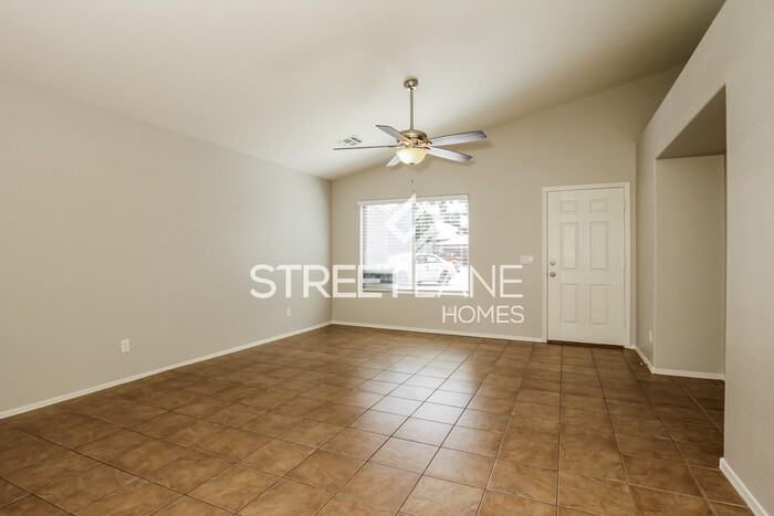 8568 W Sunnyslope Ln - Photo 3 of 14