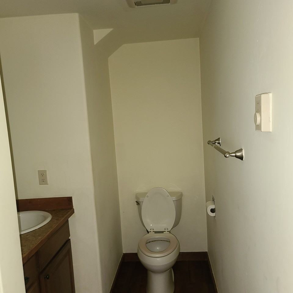 609 Iowa St #B - Photo 6 of 15