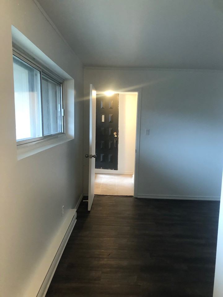 2380 Rue Robidoux - Photo 3 of 10