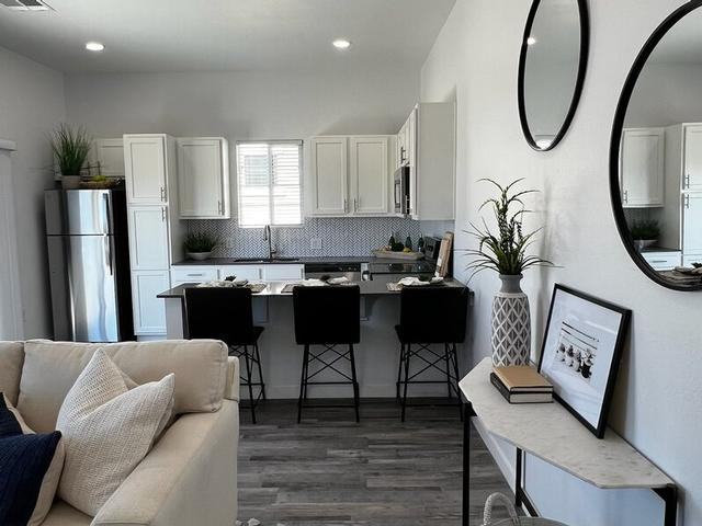 9000 W Indian School Rd