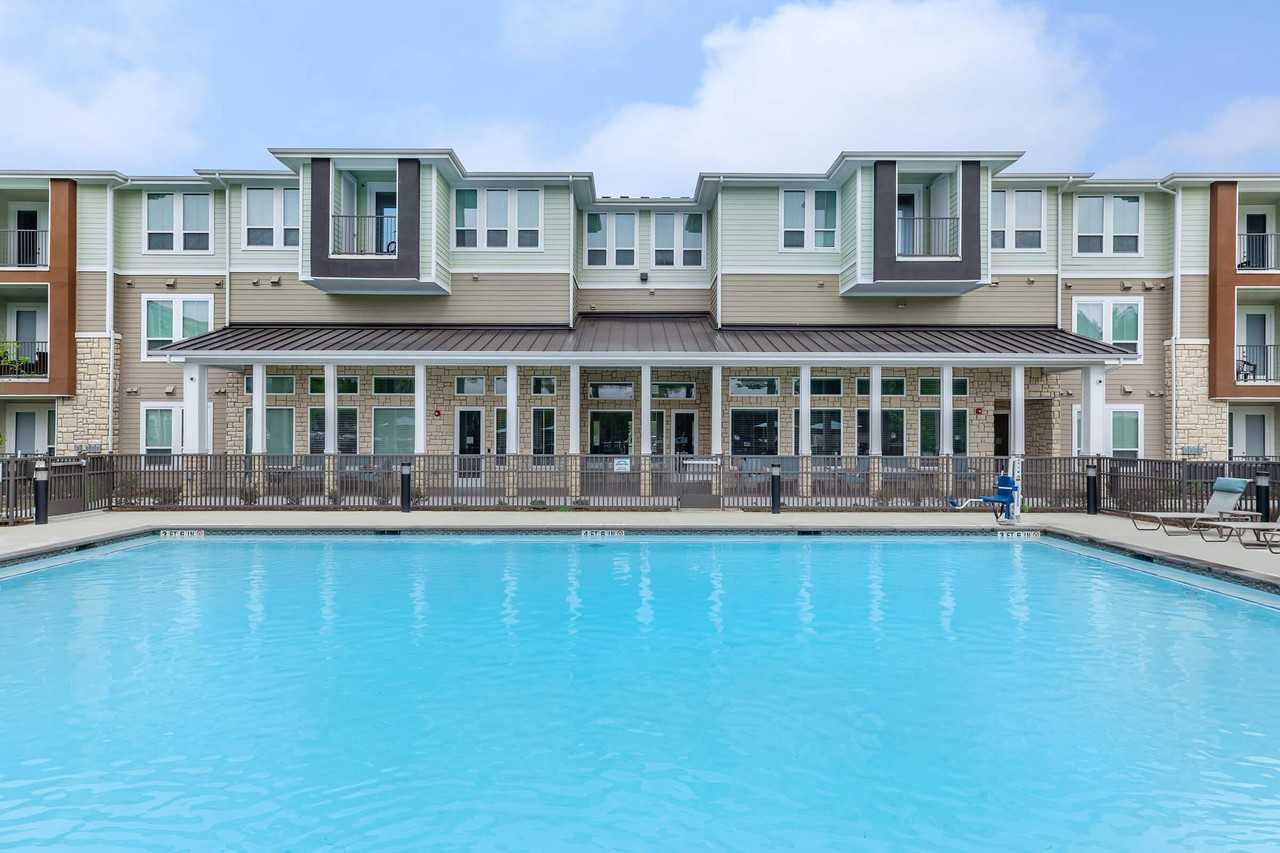 Green Oaks Apartments 1475 Gears Rd, Houston, TX 77067 Zumper