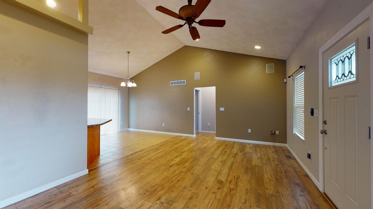 1696 N Lincoln Ave #1 - Photo 3 of 31