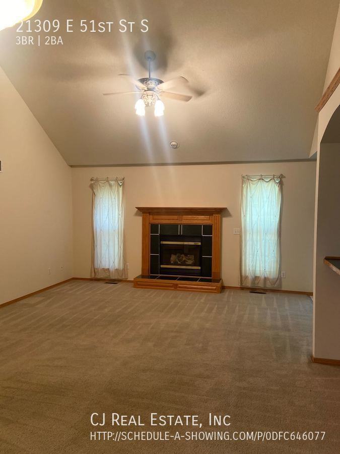 21309 E 51st St S - Photo 2 of 12