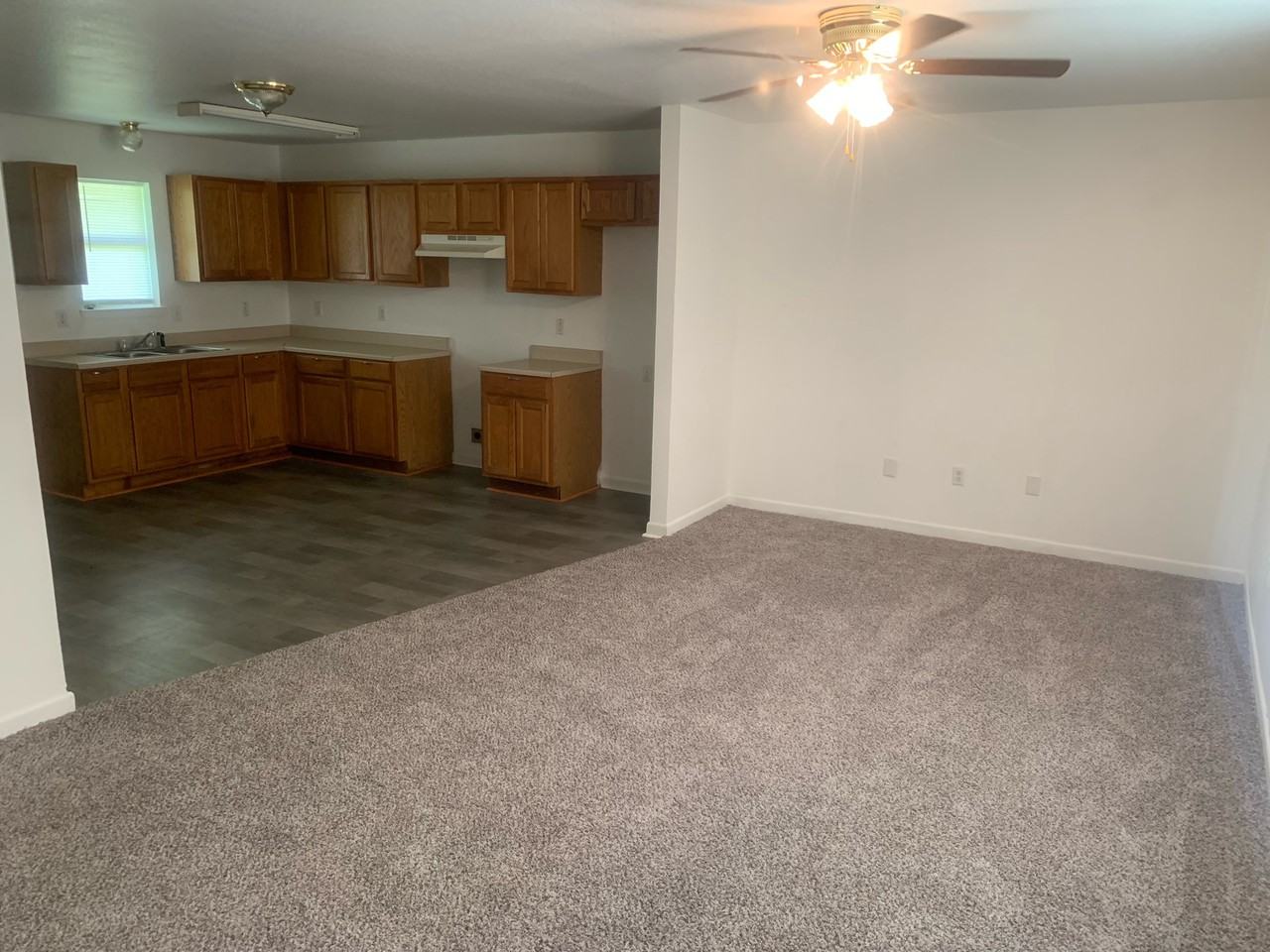 400 S Crader St - Photo 2 of 7