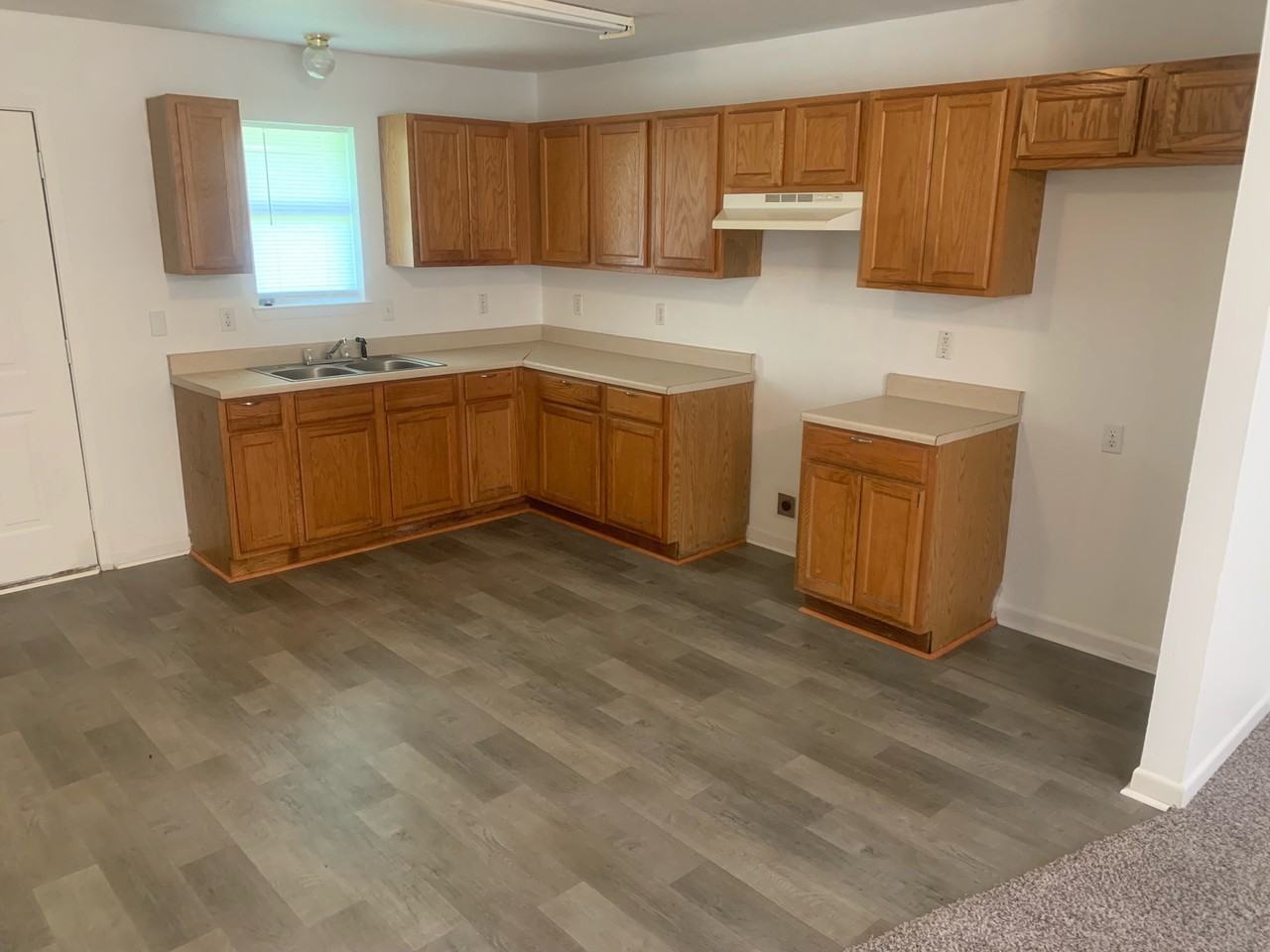 400 S Crader St - Photo 3 of 7