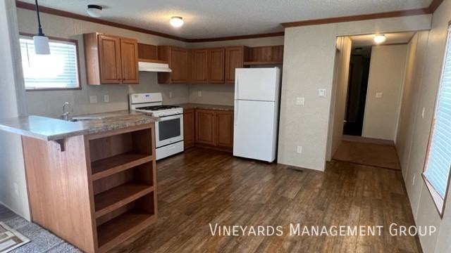 112 Carriage Lane Est #112 - Photo 3 of 10