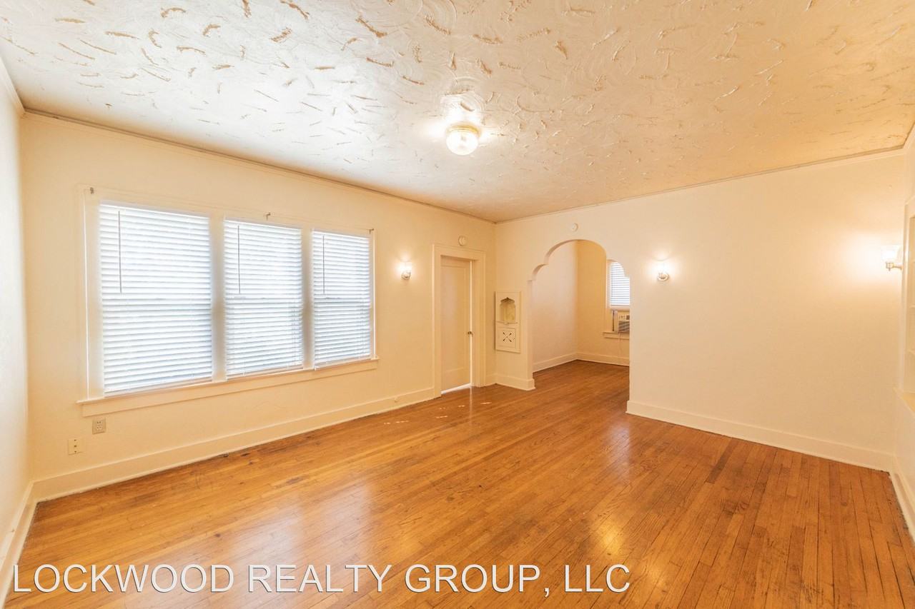 128 W MAGNOLIA - Photo 3 of 19