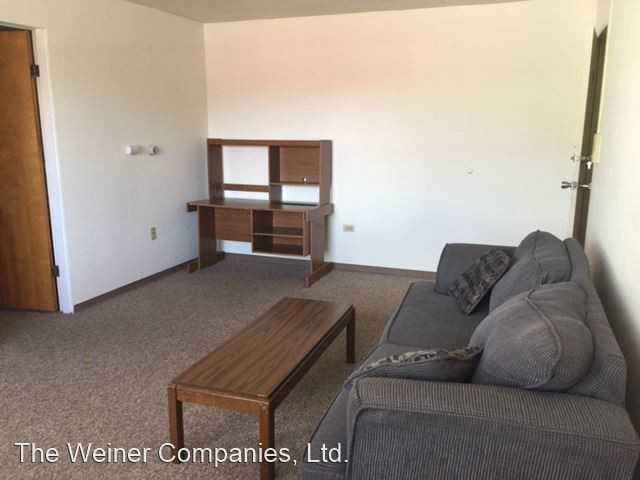 212 E. John St. - Photo 3 of 5