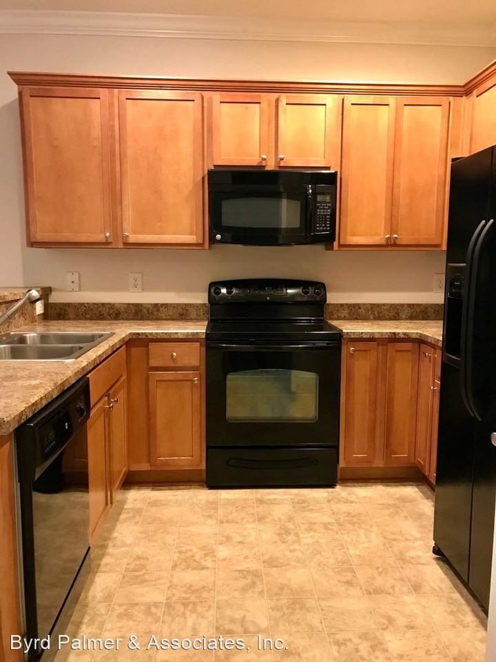 1032 Fairway Lane - Photo 2 of 29