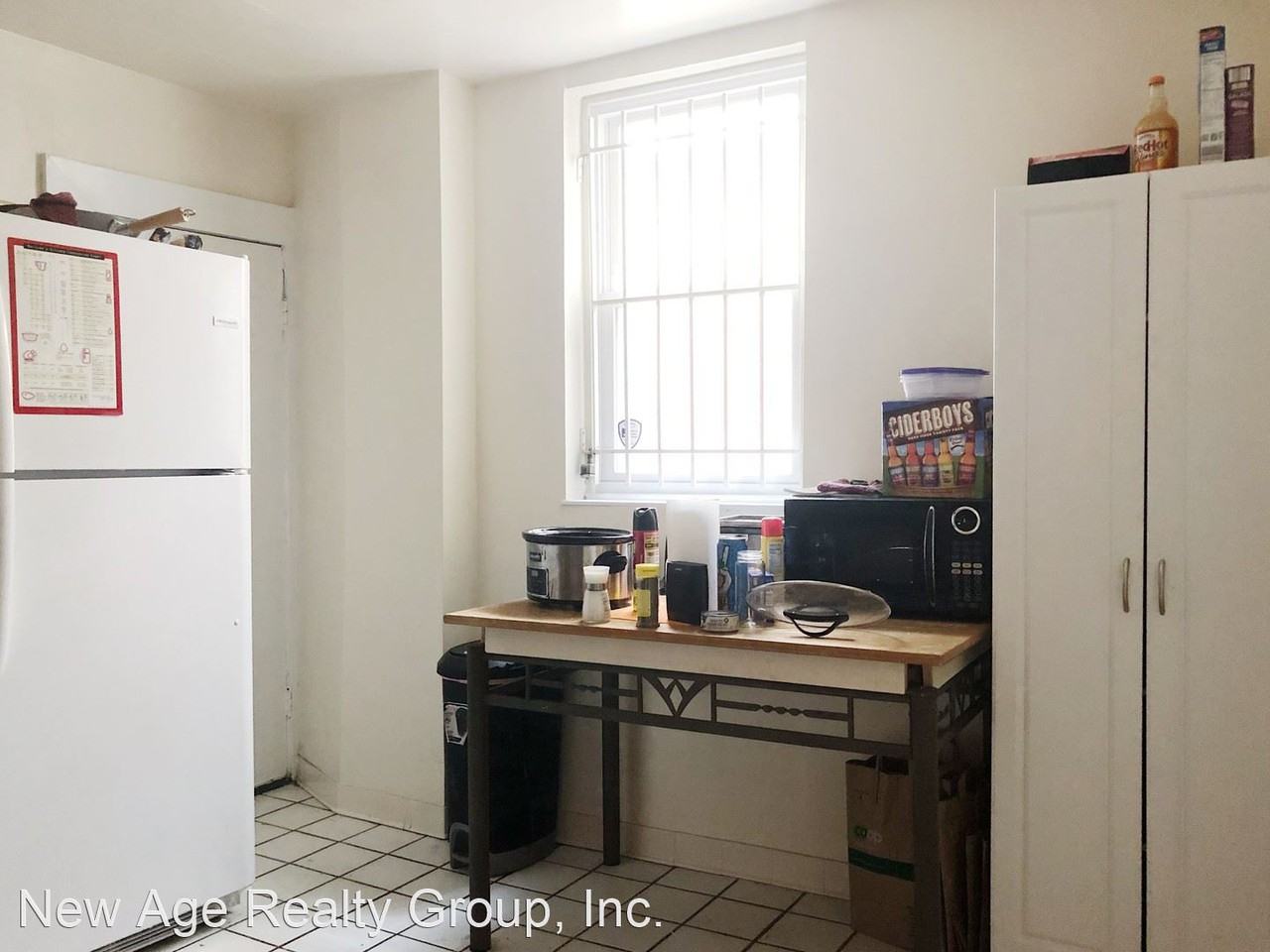 406 N 38th St - Photo 3 of 11