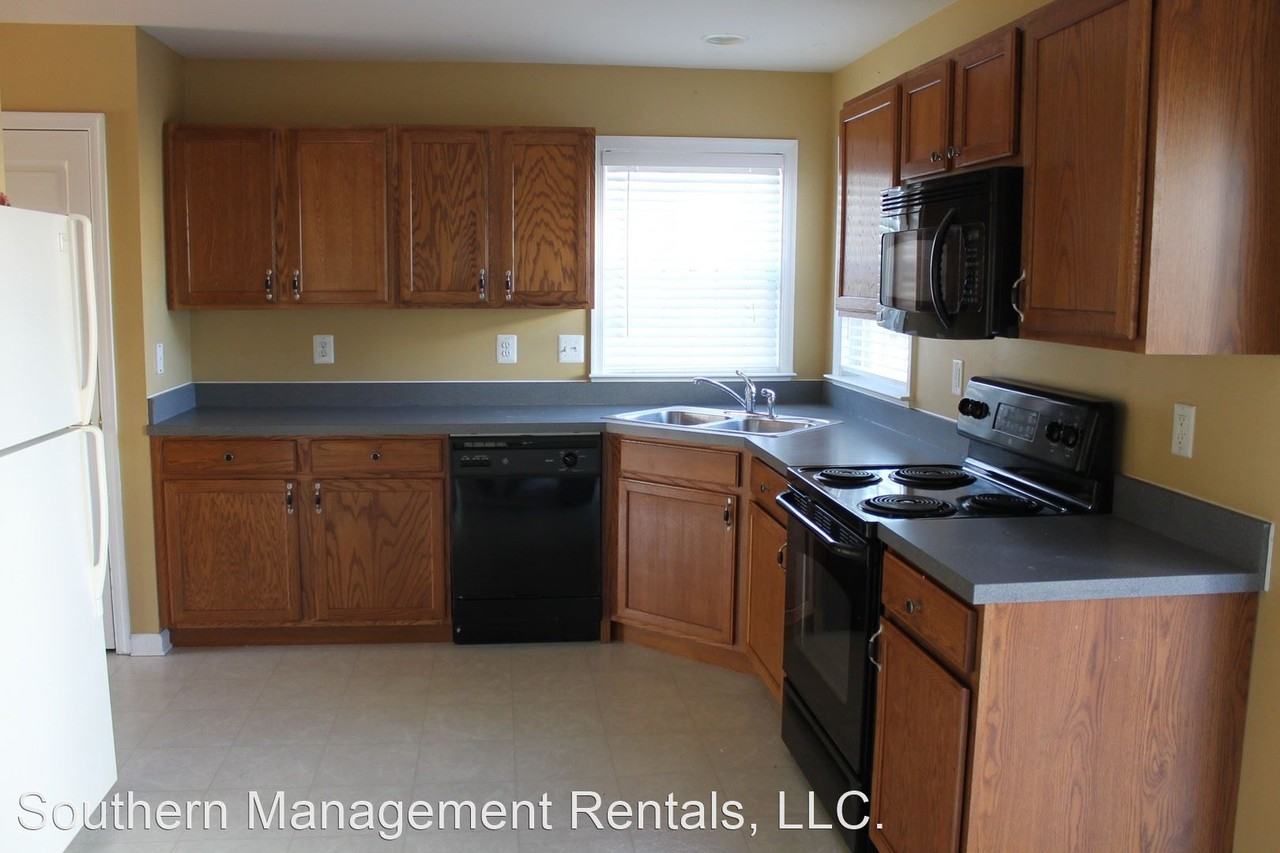 578 Eastpoint Rd - Photo 2 of 8