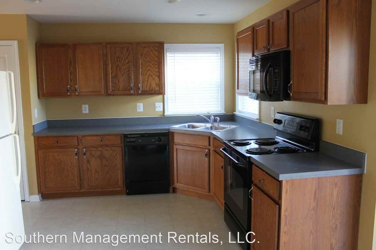 578 Eastpoint Rd - Photo 3 of 8