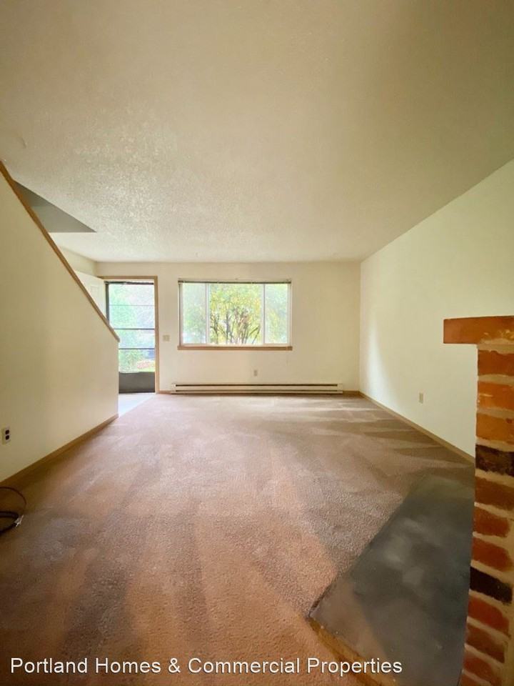 10463 SE 47th Avenue - Photo 3 of 16