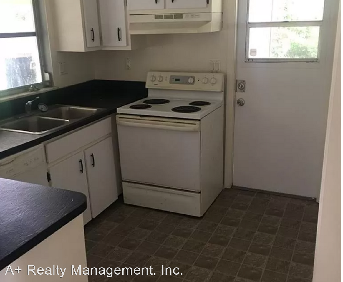 2131 W Greenway Pl - Photo 3 of 11
