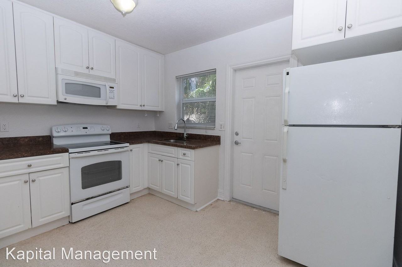 3260 NE 19th AVE - Photo 3 of 7