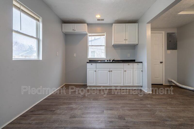 2212 Norden Ct - Photo 2 of 27