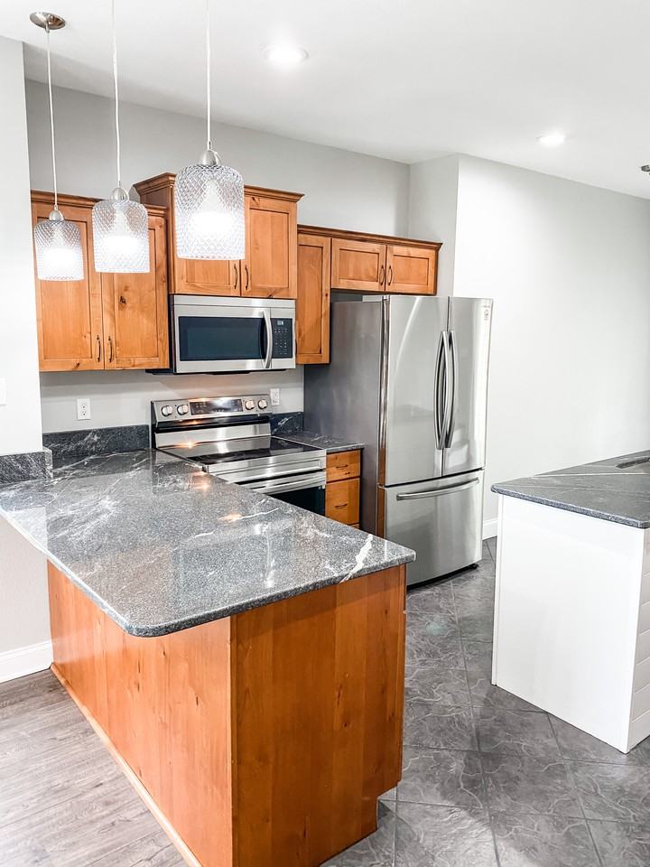 407 N Everett High Rd - Photo 2 of 19