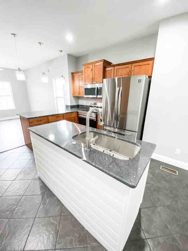 407 N Everett High Rd - Photo 3 of 19
