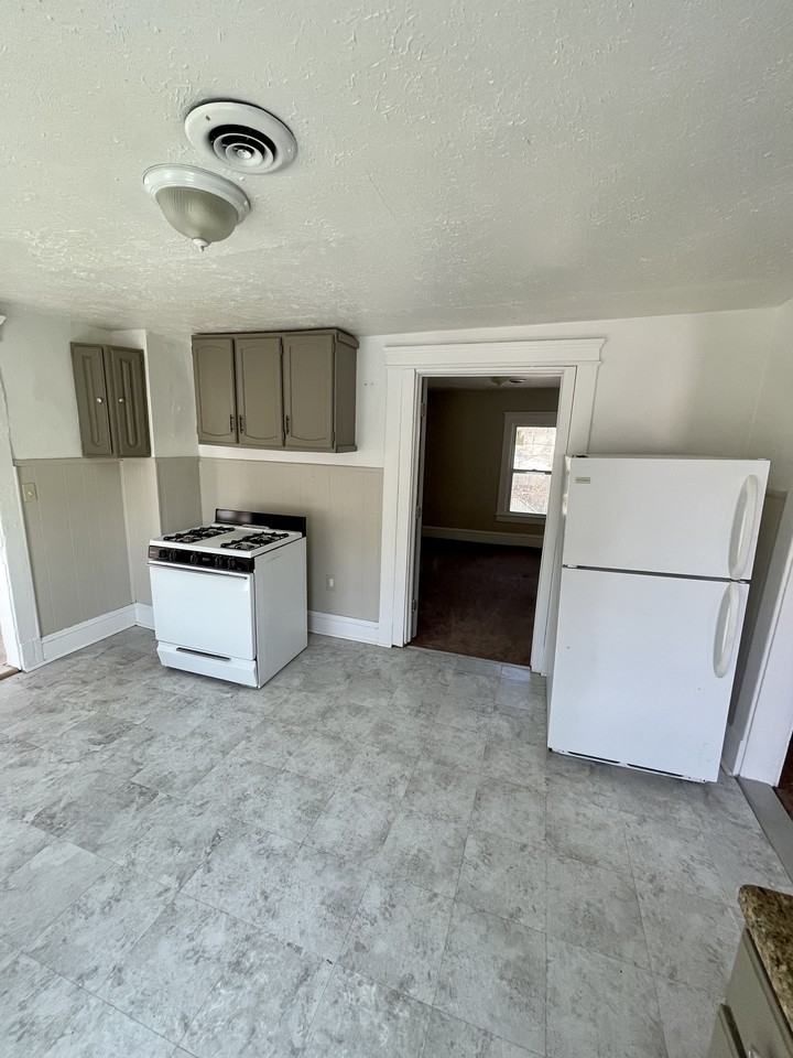 3482 W 49th St - Photo 2 of 10