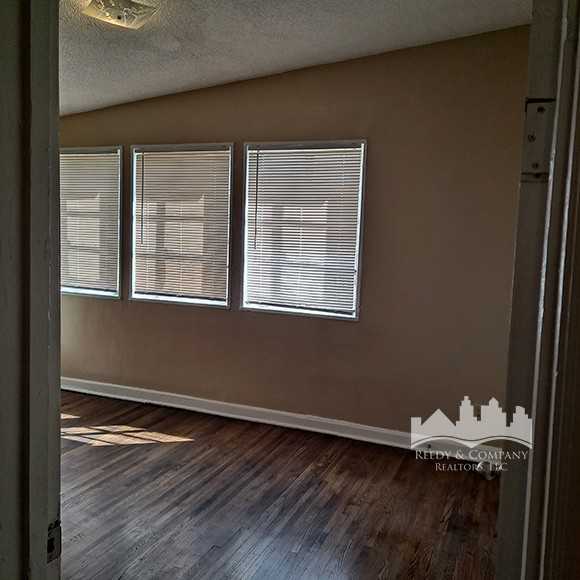 1742 Brown Ave - Photo 2 of 8