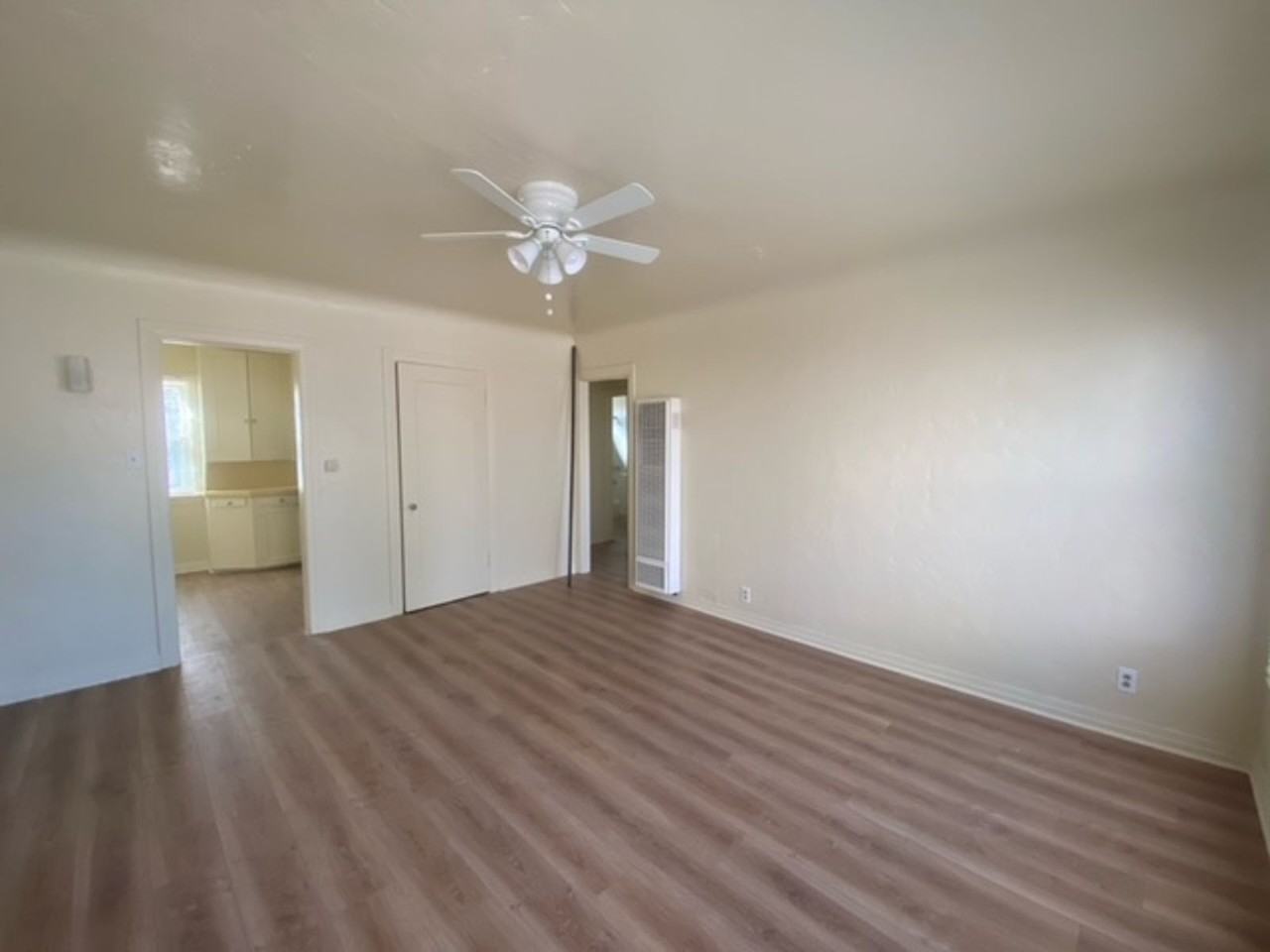 San Pedro Apartments - Photo 3 of 13