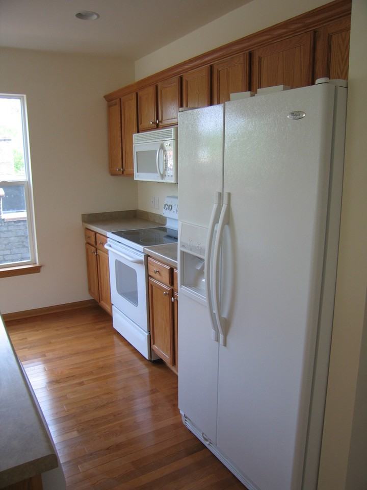 1345 Williamson St - Photo 4 of 8