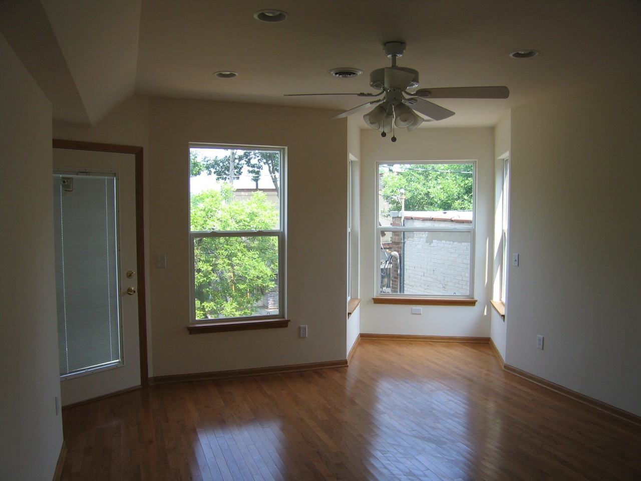 1345 Williamson St - Photo 5 of 8