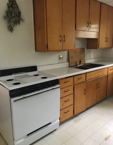 715 E Gorham St - Photo 3 of 8