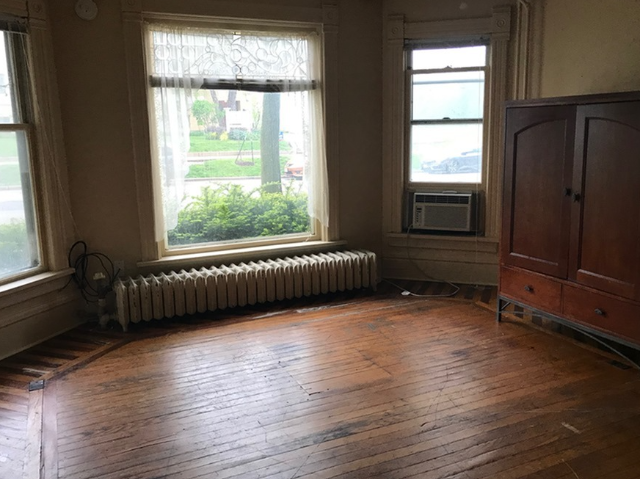 715 E Gorham St - Photo 4 of 8