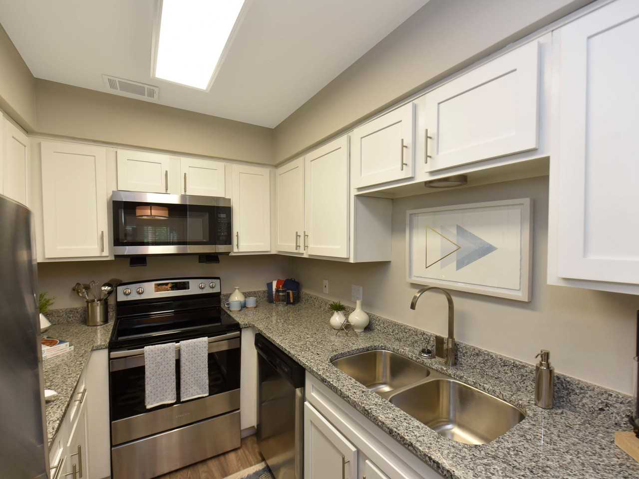 The Everly Apartments | Little Rock, AR - Photo 6 of 30