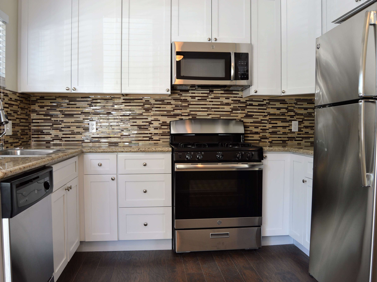321 W Estudillo Ave - Photo 3 of 50