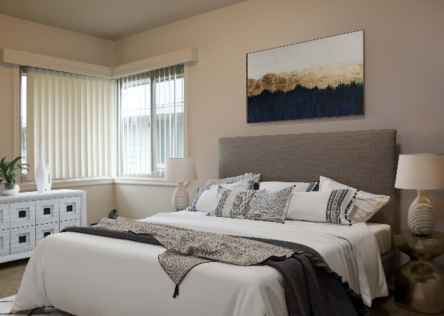 Hale Apartments - Photo 6 of 8